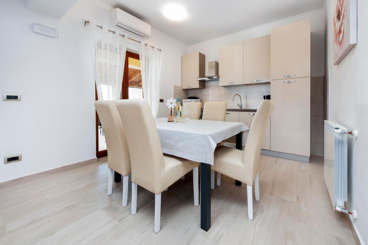 Comfort Apartments Karla Rovinj Exterior foto